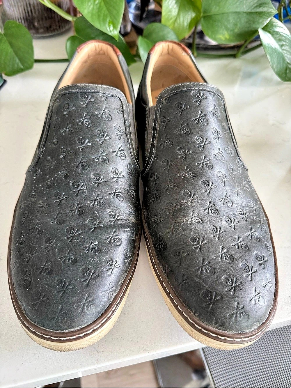 J&M Men's Embossed Slip-On Loafers Black US 10M
